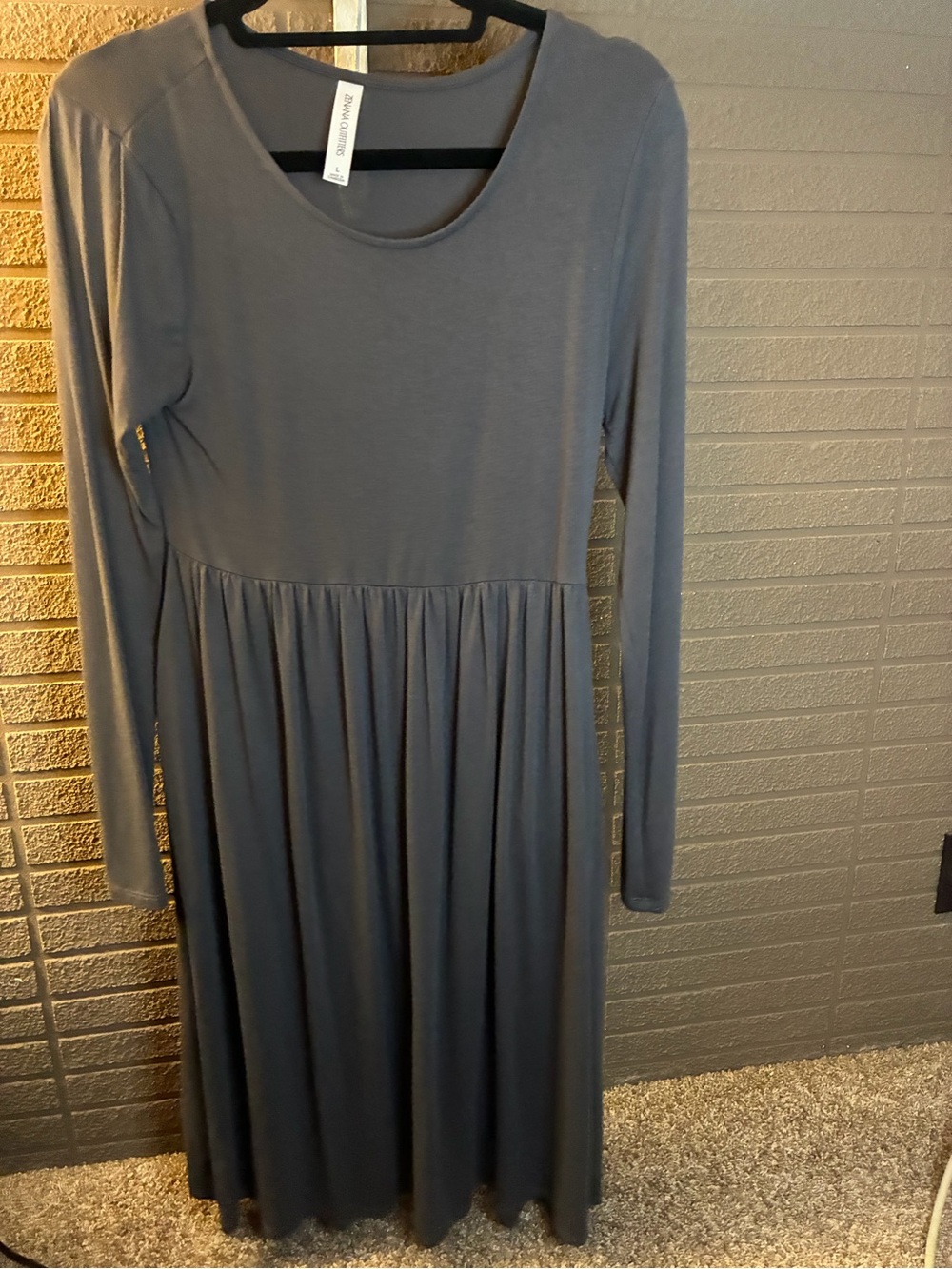 Zenana Outfitters Long-Sleeve Scoop Neck Midi Dress in Gray